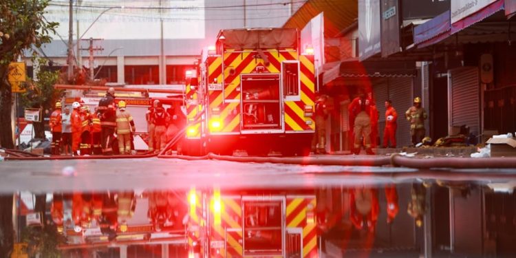 “Feira toda poderia ter sido destruída”, diz bombeiro sobre incêndio