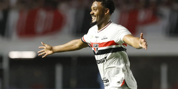 Sabino lidera São Paulo em ações defensivas no Brasileirão