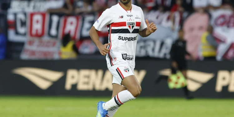 Torcedores elegem Lucas como o pior jogador do São Paulo no semestre