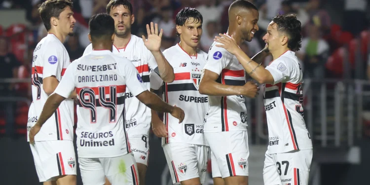 Quem foi o melhor jogador do São Paulo no primeiro semestre? Vote!