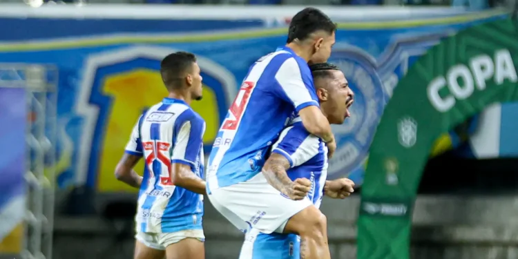 Paysandu goleia Anápolis, vira o placar agregado e é campeão da Copa Verde