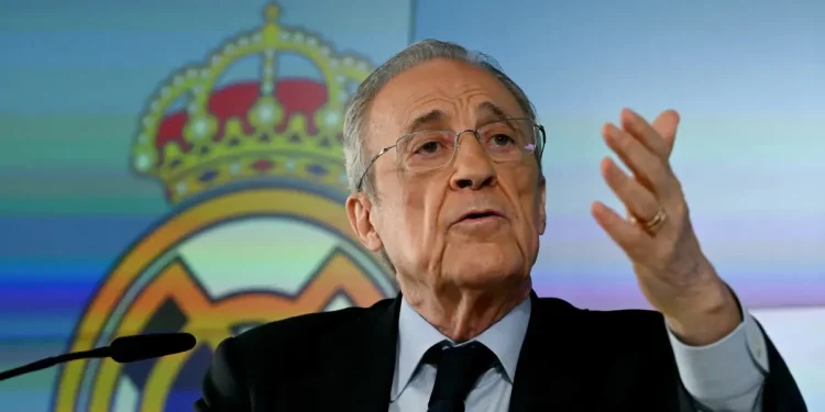 Florentino promete Dumfries e oferta recorde por reforço no Real Madrid
