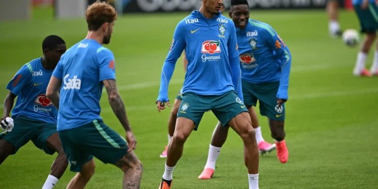 Fabinho minimiza entrada de Casemiro em Endrick e valoriza Neymar na Seleção: “Líder”