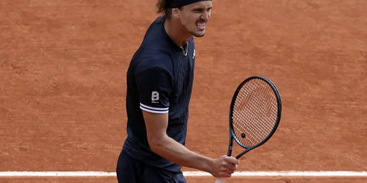 Zverev elimina algoz de João Fonseca e vai à final de Roland Garros