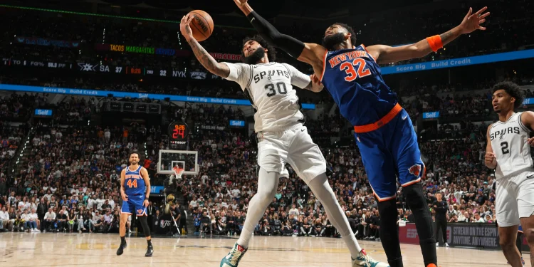 Veja fotos de Spurs x Knicks pelo jogo 2 da final da NBA
