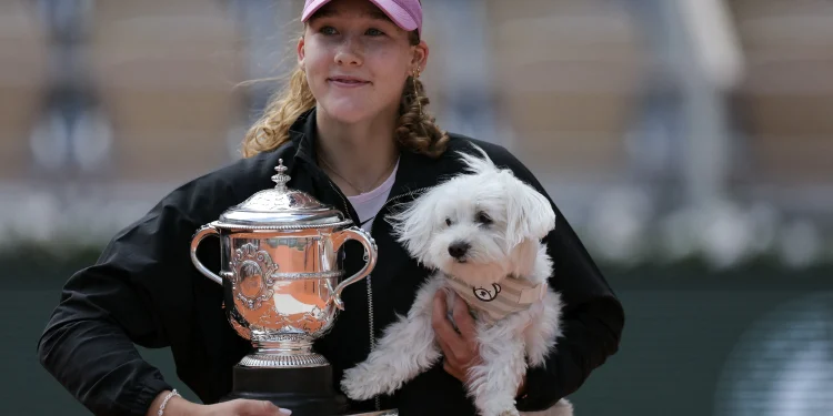 Andreeva vence Chwalinska e é campeã de Roland Garros aos 19 anos