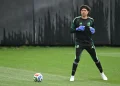 Goleiro mexicano Guillermo Ochoa chega a sua 6ª Copa em meio a elogios e dúvidas quanto à idade