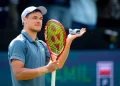Majchrzak surpreende De Minaur e é campeão do ATP 250 de ‘s-Hertogenbosch