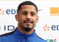 Zagueiro da seleção francesa, Saliba diz que está jogando a Copa com dores nas costas