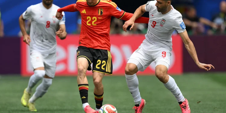 Com um a menos, Bélgica só empata com o Irã e segue sem vencer na Copa