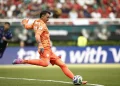 Após falha, Muslera admite Copa abaixo e se desculpa por eliminação do Uruguai
