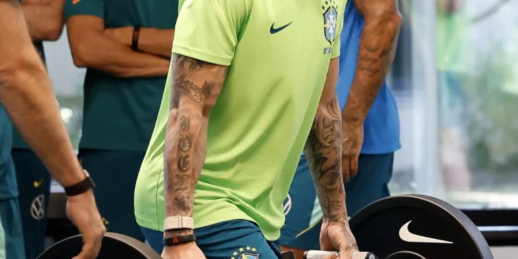 Veja fotos da atividade da Seleção Brasileira neste domingo