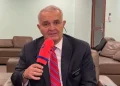 “Talvez ajude mais fora do que dentro de campo”, diz meia de 1990 sobre Neymar