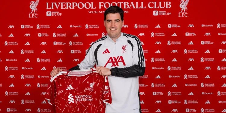Liverpool anuncia o espanhol Andoni Iraola como novo técnico