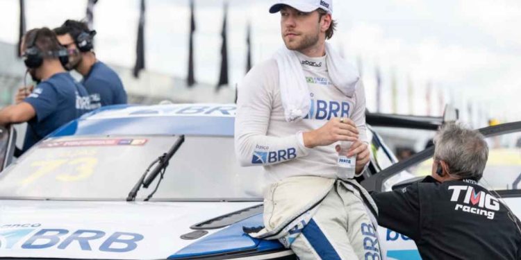 Em crise, BRB paga patrocínio de R$ 3 milhões a piloto da Stock Car
