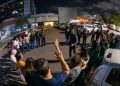 Família de menina picada por escorpião ora e faz vigília em hospital