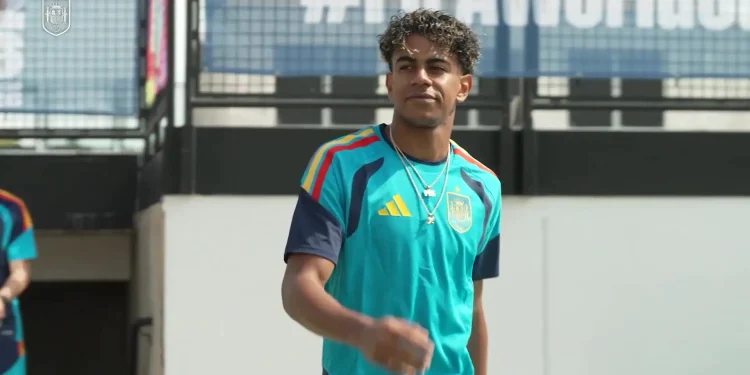 Yamal treina com a Espanha antes da estreia contra Cabo Verde