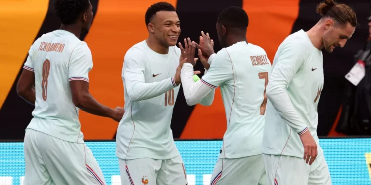 Campeões da Champions League se apresentam à seleção francesa