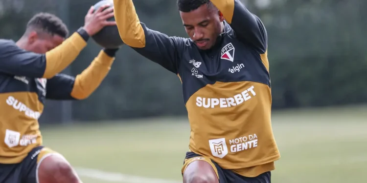 Veja galeria de fotos do treino do São Paulo neste sábado
