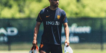 Holanda anuncia corte de defensor do Arsenal por lesão; substituto é convocado