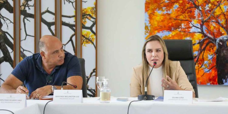 Em meio à treta do MDB, Celina elogia Wellington: “Coragem e decência”