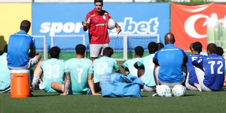 Abel e dupla de jogadores voltam, e Palmeiras treina bolas paradas antes de jogo-treino
