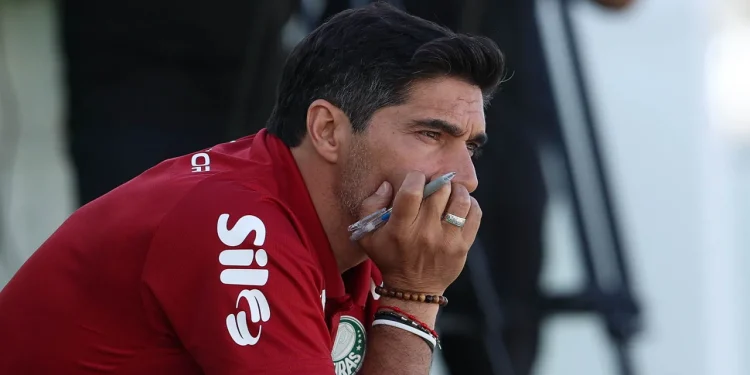 Abel aproveita jogos-treino do Palmeiras para avaliar base e ajustar o time para o segundo semestre