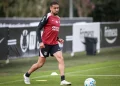 Matheus Pereira festeja primeiro gol em retorno ao Corinthians e valoriza rodízio em amistoso