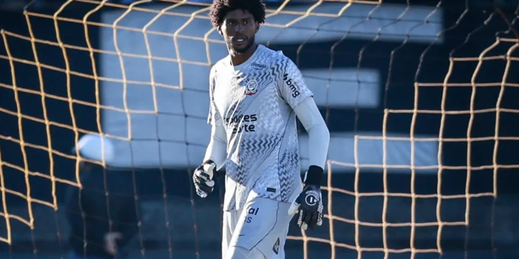 Hugo Souza admite impacto de atraso salarial no Corinthians, mas garante foco: “Somos profissionais”
