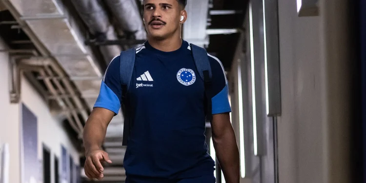 Cruzeiro confirma saída do lateral Kaiki para clube italiano