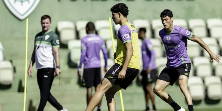 América-MG x Londrina: veja prováveis escalações e onde assistir ao duelo pela Série B