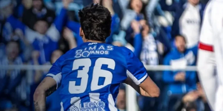 Avaí vence Náutico em casa e fica a dois pontos de sair da zona de rebaixamento na Série B