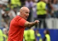 Técnico da Noruega vê Brasil favorito e mantém dúvida na escalação para oitavas da Copa
