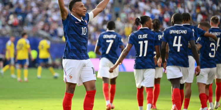 França recupera liderança do ranking da Fifa; Brasil sobe para quinto