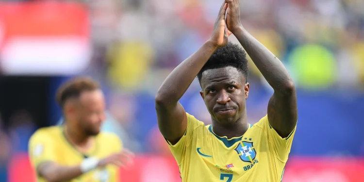 Vini defende Guimarães após pênalti perdido e diz: “Não fujo da responsabilidade”