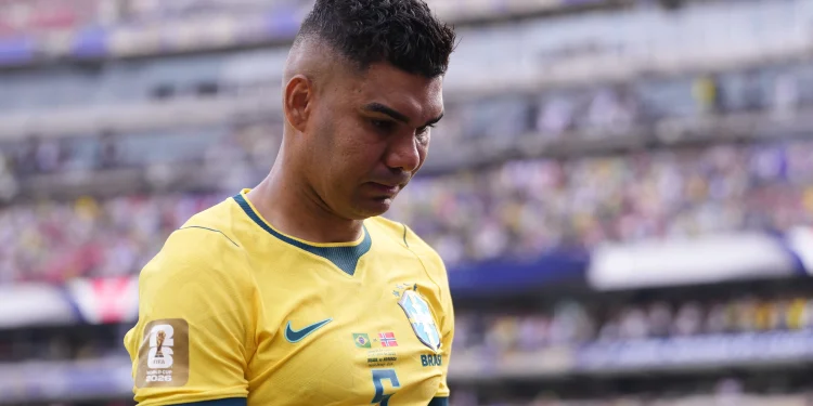 Casemiro não contém lágrimas após queda do Brasil: “Difícil achar palavras”