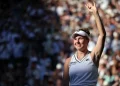 Noskova supera Muchova em final tcheca e levanta troféu de Wimbledon