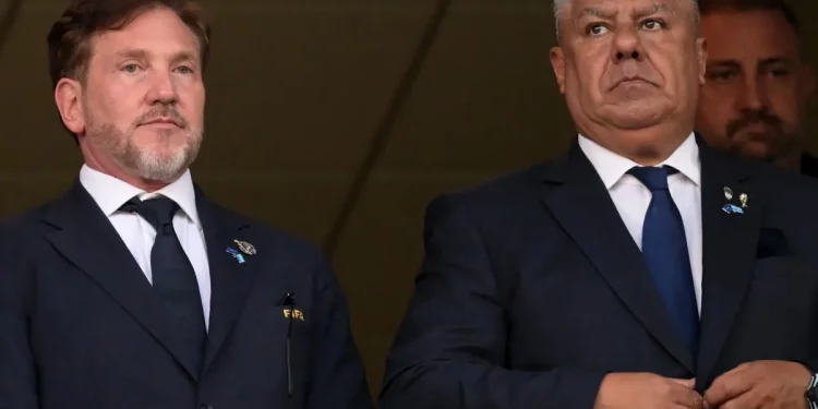 Conmebol adota novas regras de arbitragem da Copa do Mundo, mas descarta “Lei Vini Jr.”