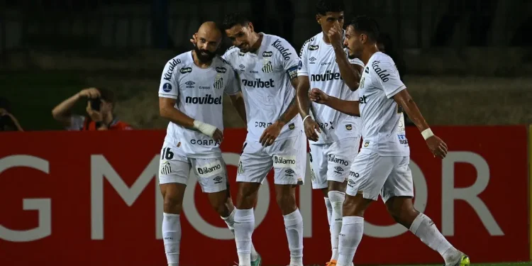 Dupla dá adeus a jejum incômodo no Santos após goleada sobre a UCV; entenda