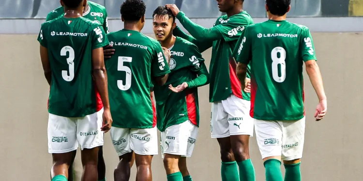 Com gol no fim, Palmeiras vence o Corinthians e abre vantagem nas quartas do Brasileiro sub-20
