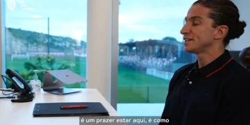 Primeira entrevista de Filipe Luís como técnico do Monaco