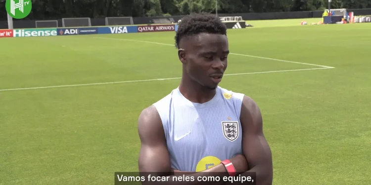 Atacante da Inglaterra, Saka defende Odegaard antes do grande duelo da Copa do Mundo