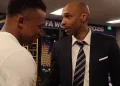 Thierry Henry comemora com Mbappé após vitória sobre o Marrocos