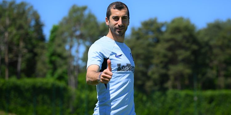 Mkhitaryan renova com a Inter de Milão por mais uma temporada