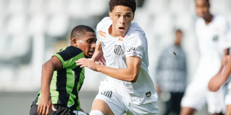 Com gol no fim, Santos vence América-MG e entra no G8 do Brasileirão sub-17