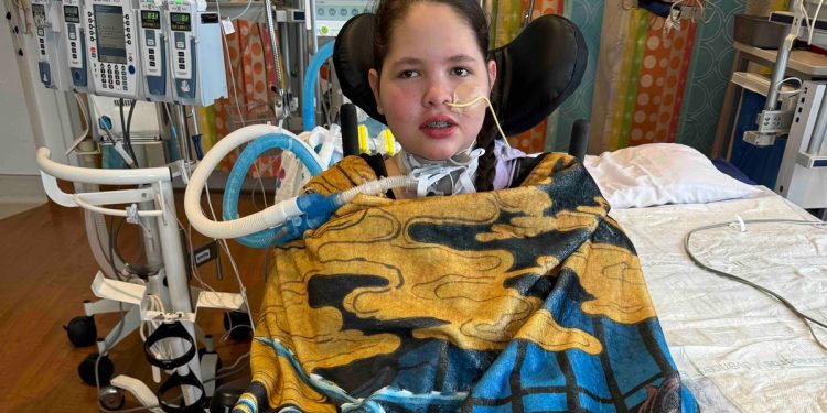 Menina de 13 anos tem 3 membros amputados após complicações da gripe