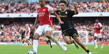 Arsenal encerra pré-temporada com vitória nos pênaltis sobre o Monaco