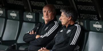 Pressionado e irritado, Felipão diz que é possível reverter desvantagem do Atlético-MG