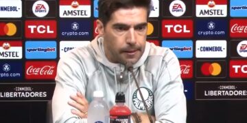 “Jogamos da nossa maneira”, diz Abel sobre boa partida do Palmeiras em vitória sobre o Atlético-MG