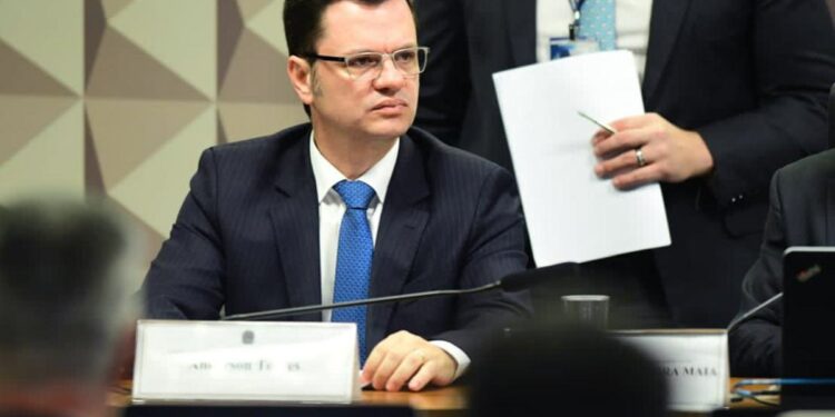 PF faz operação e apura possível interferência nas eleições de 2022